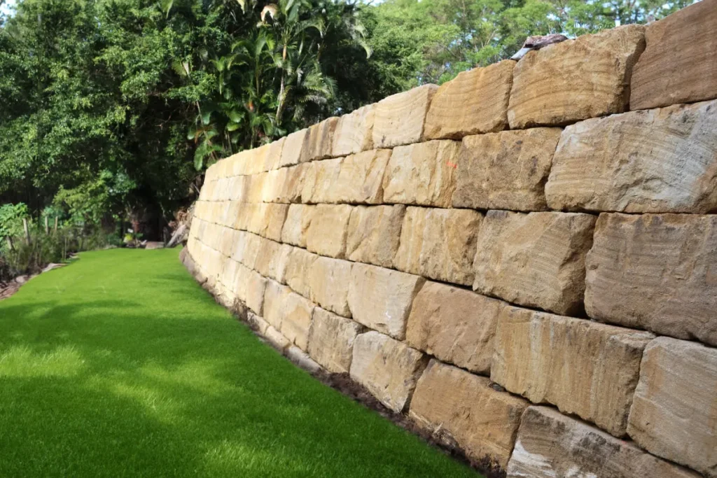 SANDSTONE RETANING WALL structural purpose